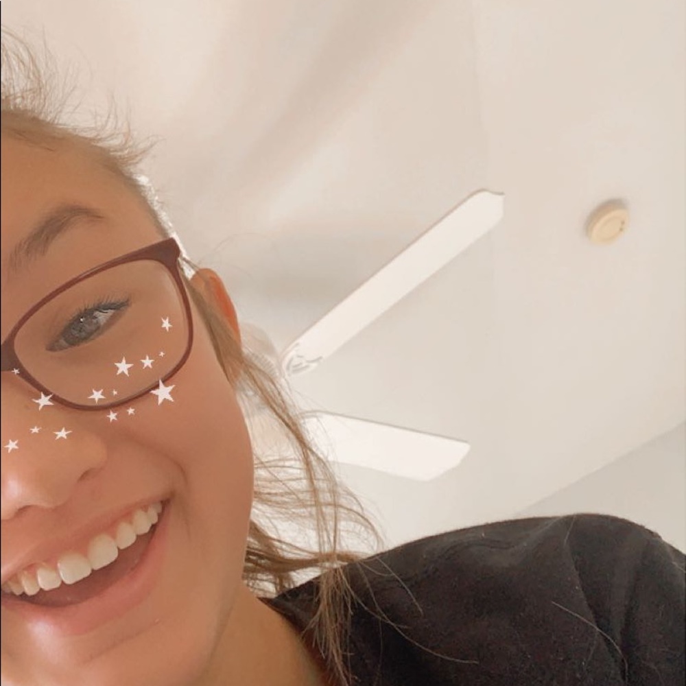 Meet your Posher, Malia